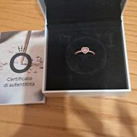 Anello Pandora a cuore rosa in rilievo 