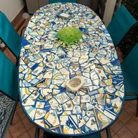 Tavolo artigianale in ceramica vietrese