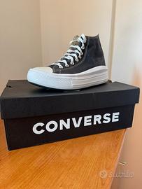 Converse nere