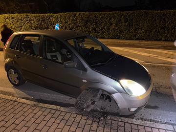 Macchina incidentata