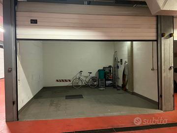 Box auto in Viale Tassoni a Modena