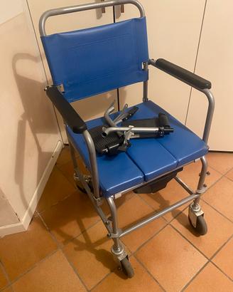 Sedia comoda con ruote