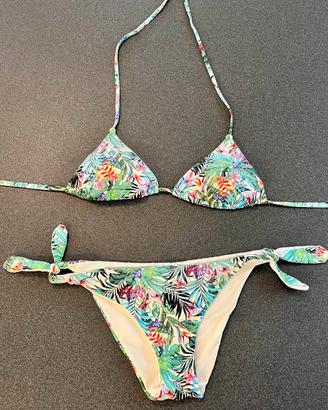 Costume a 2 pezzi bianco con fiori Verdissima