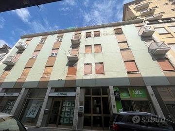 2 LOCALI A STRADELLA