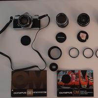 Olympus OM1 con ottiche e accessori