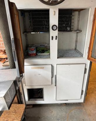 Armadio Frigo Professionale Funzionante – Grande C