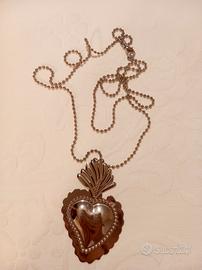 Lunga collana con ciondolo cuore sacro