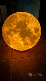 lampada da tavolo a forma di luna