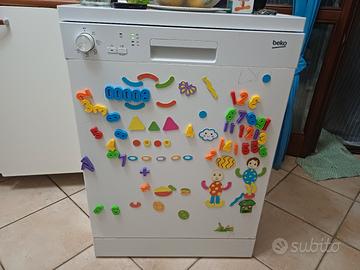 Lavastoviglie Beko DFN05211W