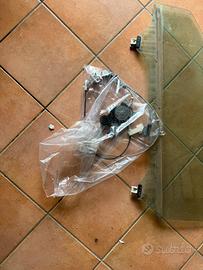 Vetro anteriore toyata iq