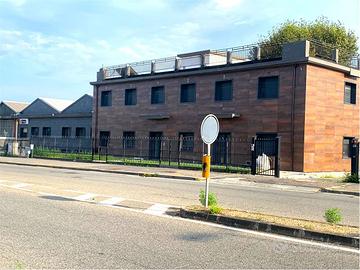 Locale commerciale ad uso ufficio