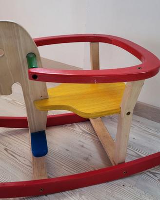 Cavallo a dondolo in legno per bambini
