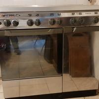 CUCINA CON FORNO VENTILATO