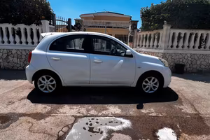 Nissan Micra a Gas