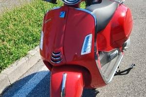 Vespa 300gts super