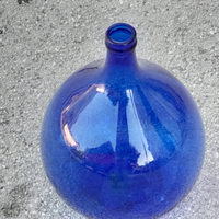 Vecchia damigiana blu , per arredamento