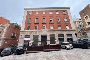NEGOZIO A BRINDISI