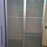 Armadio Camera con Porte Scorrevoli in Vetro