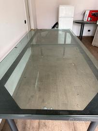 Tavoli in vetro con ruote