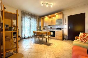 2 LOCALI A MONTEROTONDO