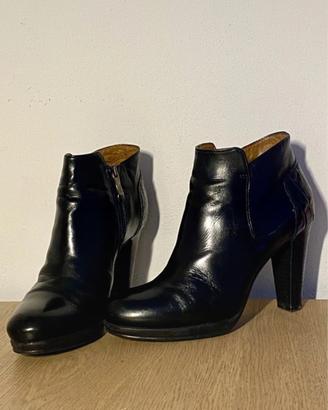 Stivaletti neri eleganti e versatili