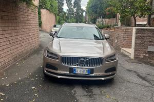 Volvo V90 plug in 2022