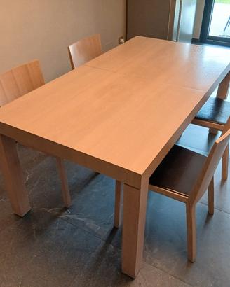 Tavolo con 4 sedie