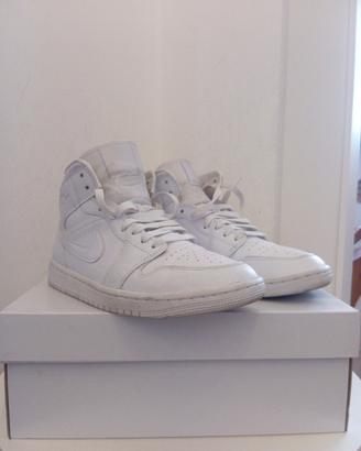 Air Jordan 1 Mid White Edition
