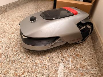 Robot tagliaerba professionale