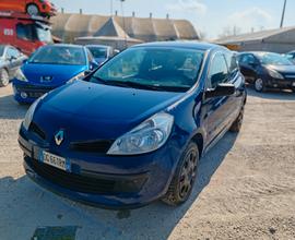 Renault Clio 1.2 16V 3 porte Rip Curl NEOPATENTATI