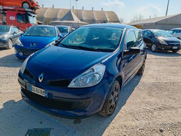 Renault Clio 1.2 16V 3 porte Rip Curl NEOPATENTATI