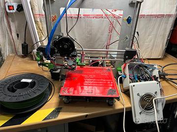 Stampante 3D assemblata prusa