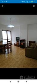 tavolo rotondo e 4 sedie legno 