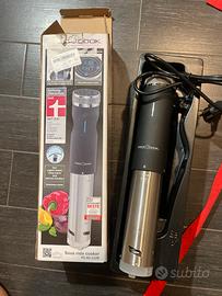Sous vide cooker