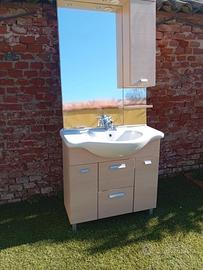 Mobile bagno con miscelatore
