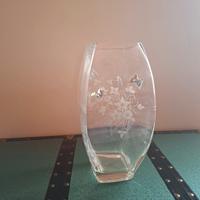 Vaso con motivi floreali 