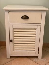 Coppia comodini in legno