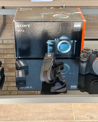 Sony a7R II (Solo 7000 scatti) + Obiettivo 28-70mm