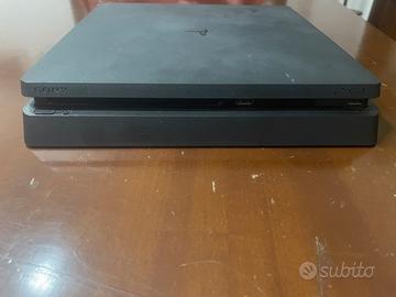 PS4 slim 1 Terabyte + giochi