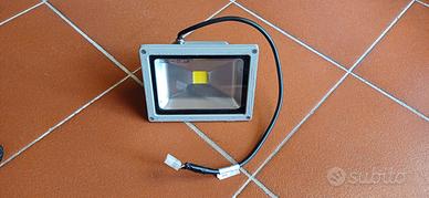 Proiettori faretti led  20W  12 V +alimentatori