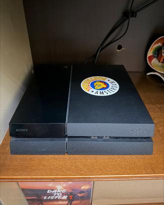 PS4 500GB + 2 controller - completa e funzionante