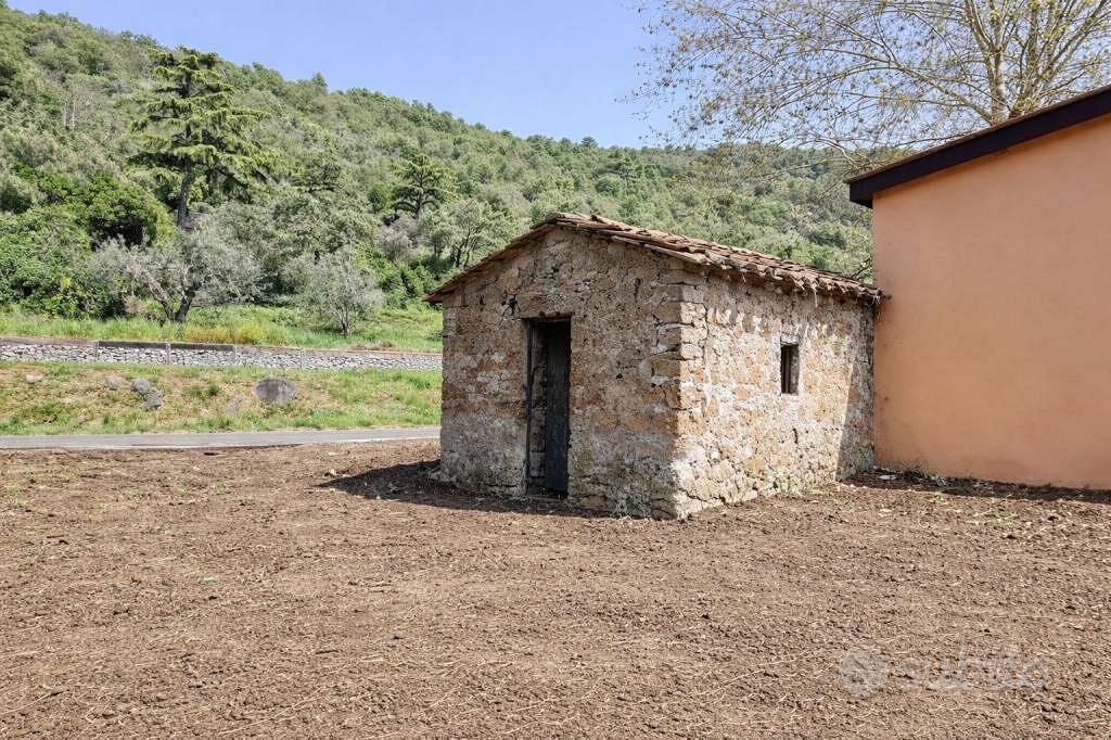 Rustico / Casale di 5500 m² a Trevignano Romano - Vista 5
