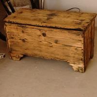 piccola cassapanca antica