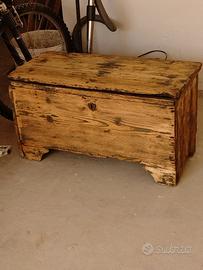 piccola cassapanca antica