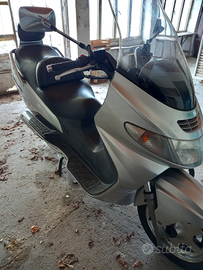 Suzuki burgman an 250