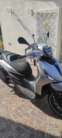 Beverly 300