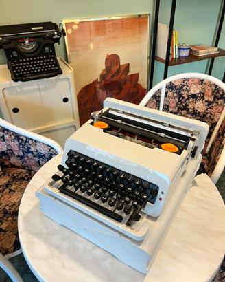 Macchina da scrivere Olivetti Valentine S