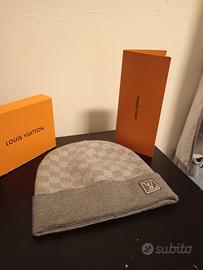 un beretto Louis Vuitton 
