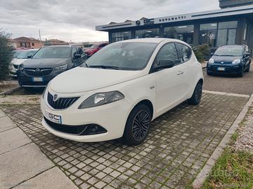 Lancia Ypsilon 1.0 FireFly 5 porte S&S Hybryd Gold