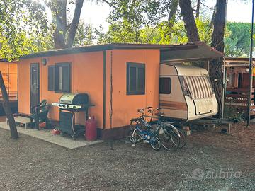 Roulotte KNAUS con veranda chiusa in legno